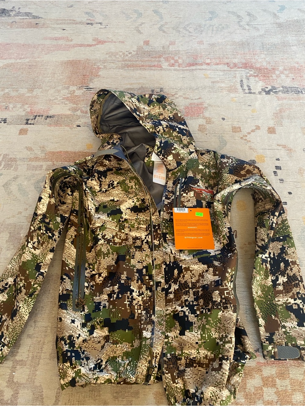 Sitka woman’s S Cloudburst Waterproof Hunting Jacket - Green/Brown